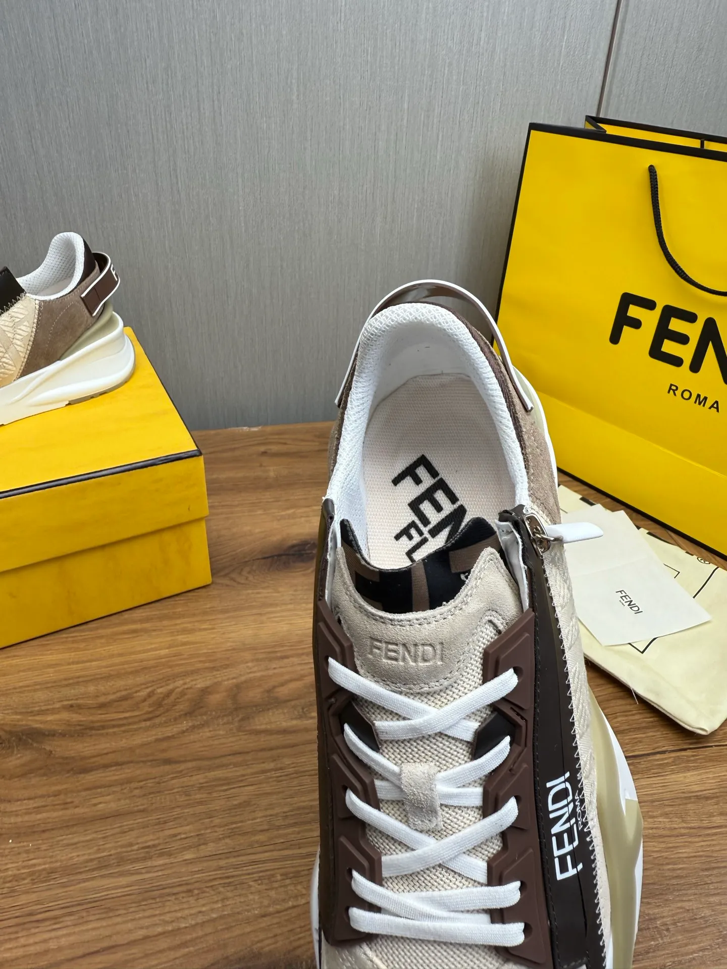 Men's shoes 💰540💰 Fendi [Fendi] hot style is on the market 🔥Fashionable casual men's shoes 🔱 Made of original brand fly knit fabric. Original cowhide + breathable mesh lining + sheepskin feet, perfect shape, top quality, you deserve it 🔜Original rubber outsole, ultra-light, non-slip and wear-resistant 👣 Standard size 38-44